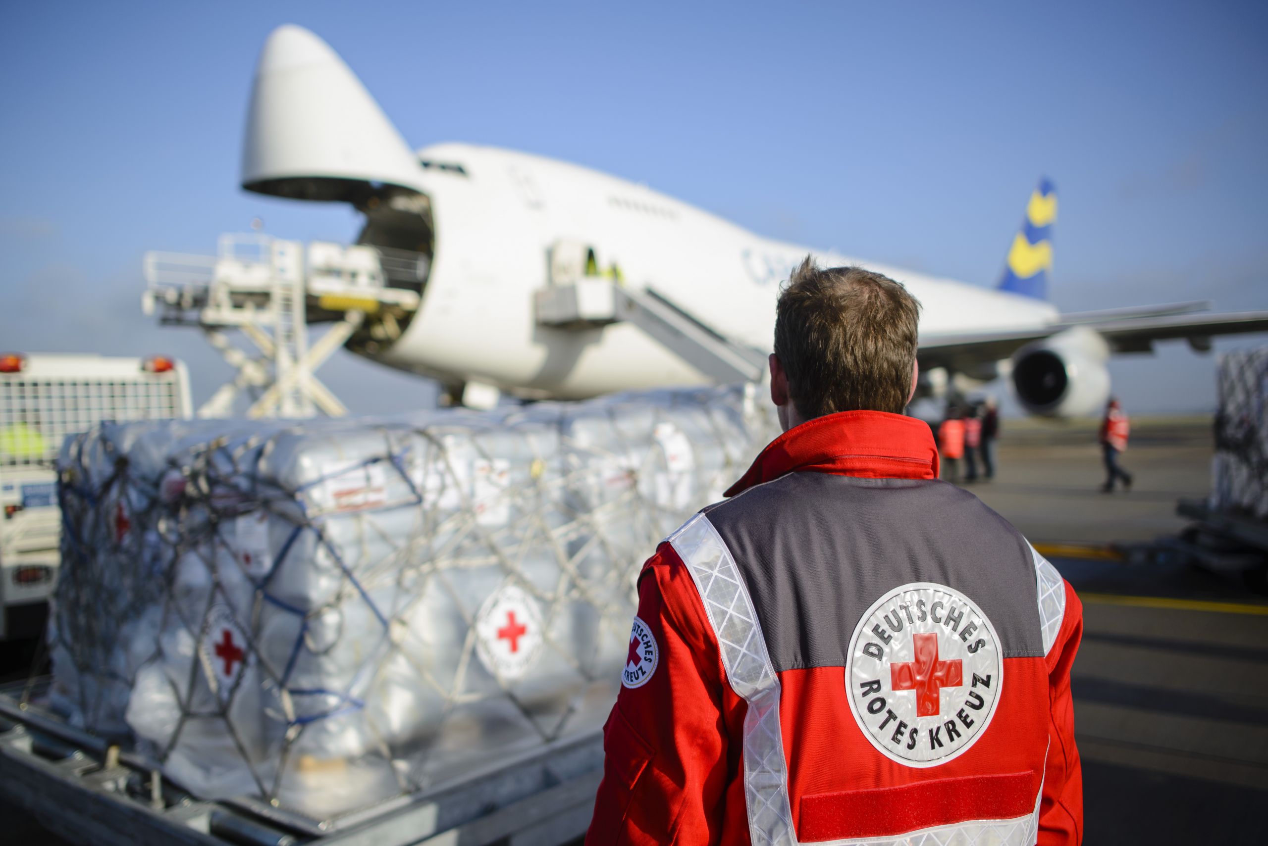 Hilfsflug DRK und THW auf die Philippinen