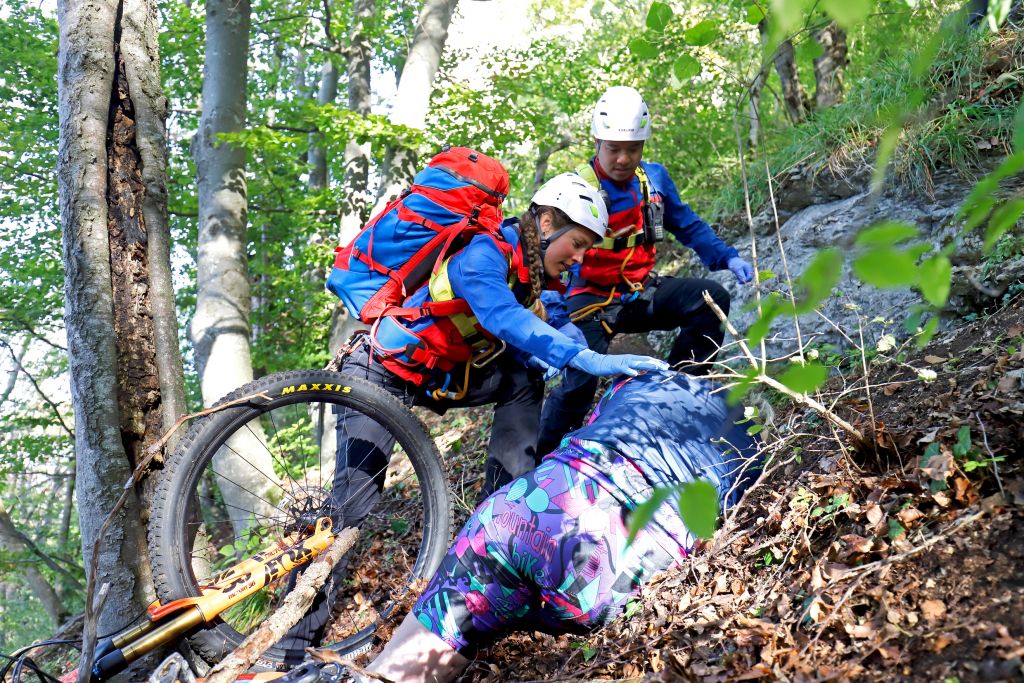 Übung der Bergwacht in der Schwäbischen Alb